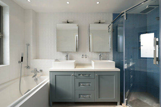 Choose This Hardware, The Bathroom is Neat And Tidy