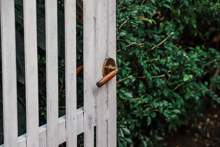Gate Hinge Buying Guide: Size, Load & Key Selection Tips