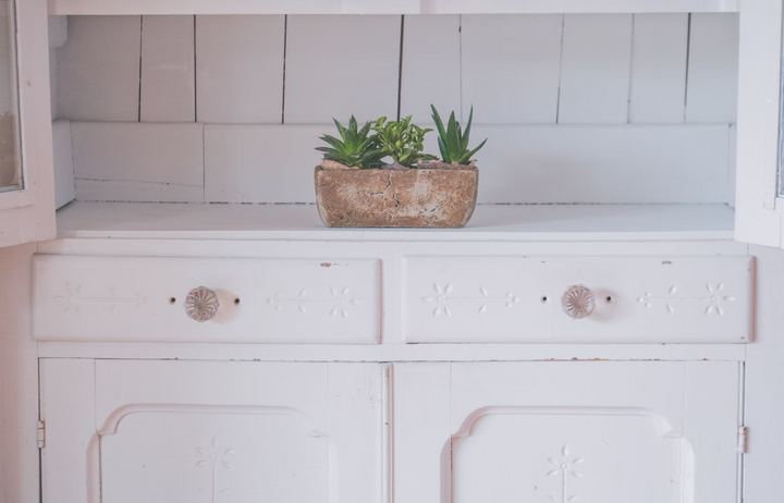 Exploring the Pros and Cons of Soft Close Hinges